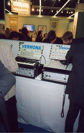 Links MARS mit MARS-control und DAF-1, Rechts Actionfilter DAF-1 PH-16 Ringmodulator RM-1 und DRM1 MK2 alles als Silverline 